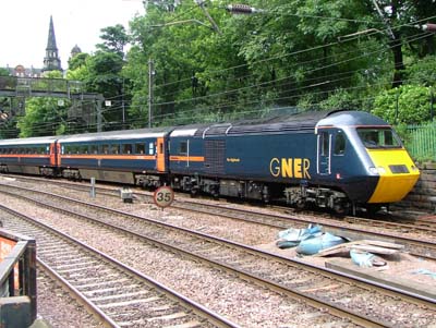 GNER HST runs though Princes Street Gardens